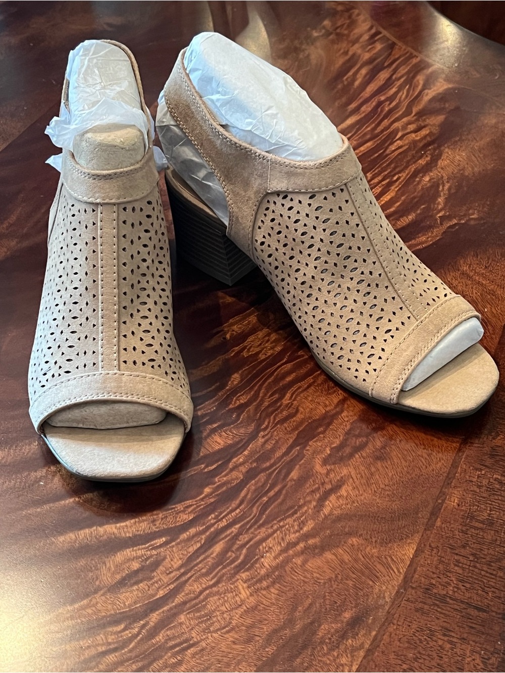 Sonoma Taupe Heel Sandals Size 8.5